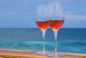 Lire la suite à propos de l’article 5 vins rosés à déguster près de Montpellier
