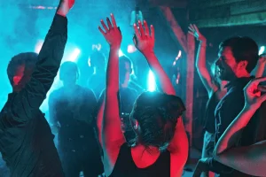 Lire la suite à propos de l’article Les 3 chansons que vous allez entendre dans les fêtes de village